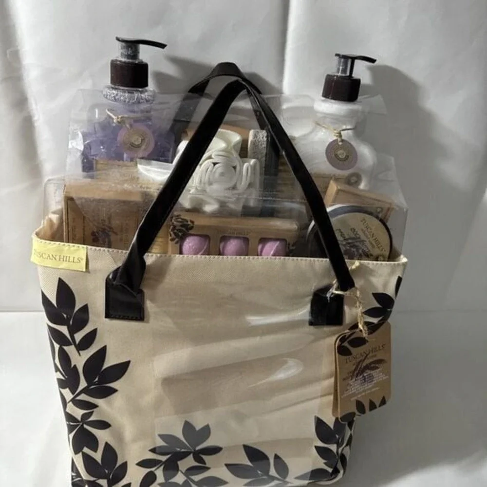 NIB TUSCAN HILLS 10PC BODY CARE SET FRENCH LAVENDER SPA GIFT BASKET‎ SET 47 Oz.